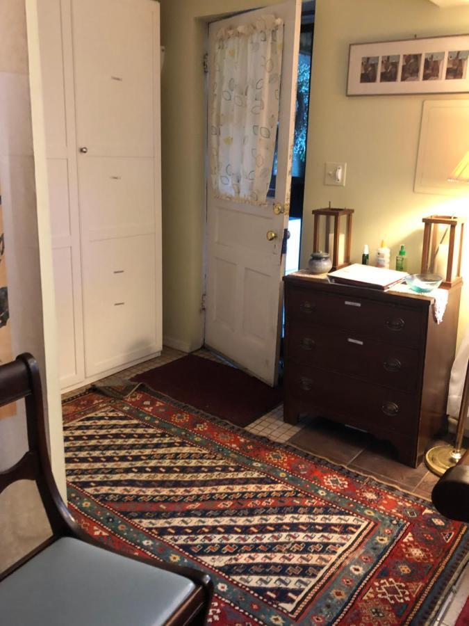 Alice Bellis's Capitol Hill One Bedroom Apartment